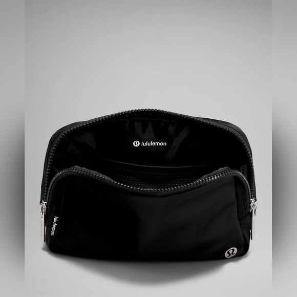 NEW! Lululemon Everywhere Belt Bag 1L - Picture 6 of 11